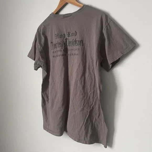 Harvley Davidson Cotton T Shirt Gray Skull Logo Muskegon, MI Hot Rod Men's Large - Picture 4 of 9